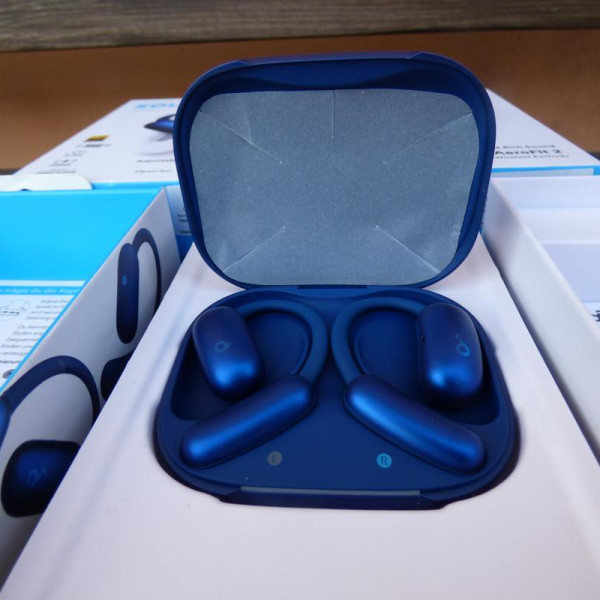 Бездротові навушники Anker SoundCore AeroFit 2 blue Бездротові навушники Anker SoundCore AeroFit 2 blue