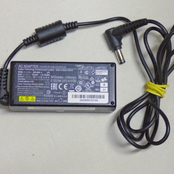 Блок живлення Fujitsu 19v 2.1a 40w 5.5/2.5 Блок живлення Fujitsu 19v 2.1a 40w 5.5/2.5
