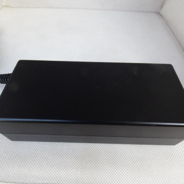 Блок питания Panasonic 15.6v 8.0a 125w 5.5/2.5 Блок питания Panasonic 15.6v 8.0a 125w 5.5/2.5