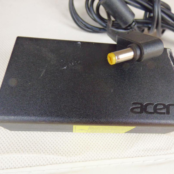 Блок живлення Acer 19v 3.42a 65w 5.5/1.7 Блок живлення Acer 19v 3.42a 65w 5.5/1.7