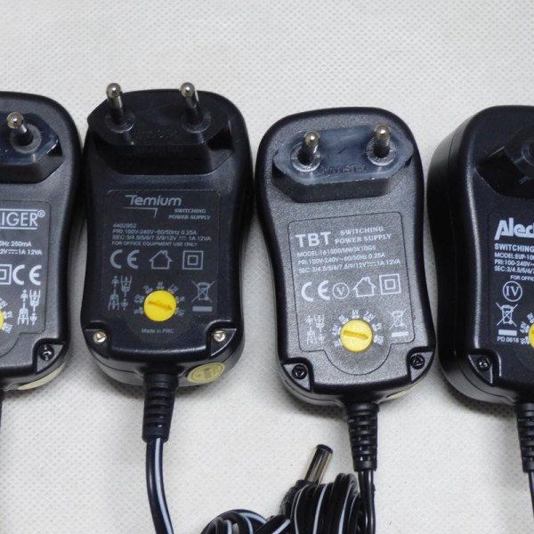 Мультивольтовий Блок живлення 3V 4.5V 5V 6V 7.5V 9V 12V Мультивольтовий Блок живлення 3V 4.5V 5V 6V 7.5V 9V 12V