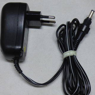 Schrott Мультивольтовий Блок живлення  3V 4.5V 5V 6V 7.5V 9V 12V