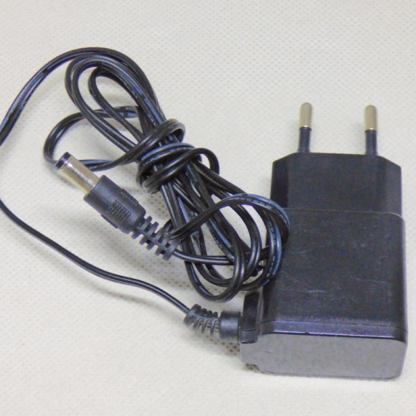 Блок живлення ToTo Link 9v 0.5a 4.5w 5.5/2.1 Блок живлення ToTo Link 9v 0.5a 4.5w 5.5/2.1