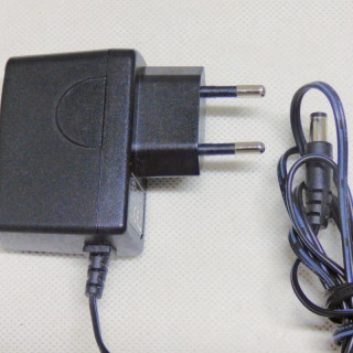 Блок живлення Amigo 9v 0.6a 5.4w 5.5/2.1