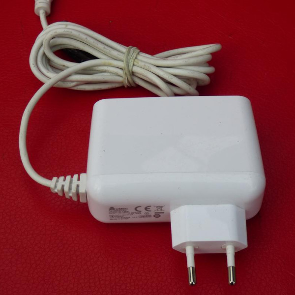 Блок питания Umec 15v 2a 30w 5.5/2.1 Блок питания Umec 15v 2a 30w 5.5/2.1