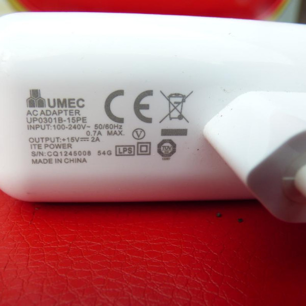 Блок питания Umec 15v 2a 30w 5.5/2.1 Блок питания Umec 15v 2a 30w 5.5/2.1