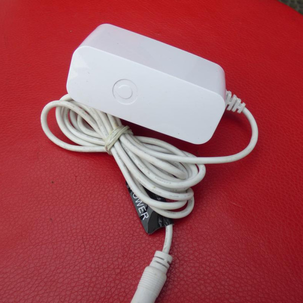 Блок питания Umec 15v 2a 30w 5.5/2.1 Блок питания Umec 15v 2a 30w 5.5/2.1