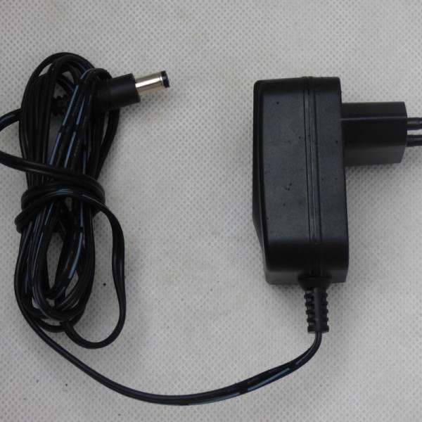 Блок живлення Shenzhen 12v 0.7a 8.4w 5.5/2.5 Блок живлення Shenzhen 12v 0.7a 8.4w 5.5/2.5