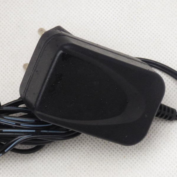 Блок живлення Shenzhen 12v 0.7a 8.4w 5.5/2.5 Блок живлення Shenzhen 12v 0.7a 8.4w 5.5/2.5