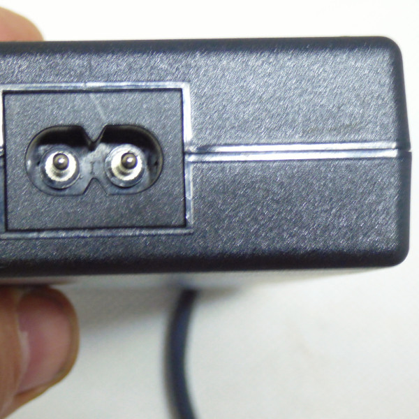 Блок питания Fujitsu 20v 4.5a 90w 5.5/2.5 Блок питания Fujitsu 20v 4.5a 90w 5.5/2.5