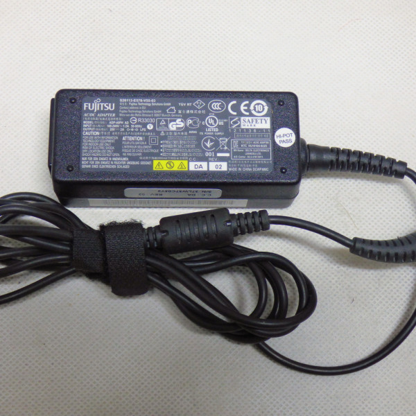 Блок живлення Fujitsu 20v 2.0a 40w 5.5/2.5 Блок живлення Fujitsu 20v 2.0a 40w 5.5/2.5