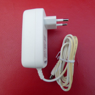 SCHROTT Блок живлення Deutsche Telekom 12v 2.5a 30w 5.5/2.5 пожовтіли кабелі