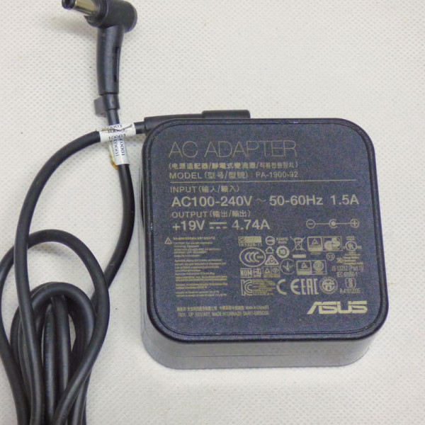 Блок живлення Asus 19v 4.74a 90w 5.5/2.5 Блок живлення Asus 19v 4.74a 90w 5.5/2.5