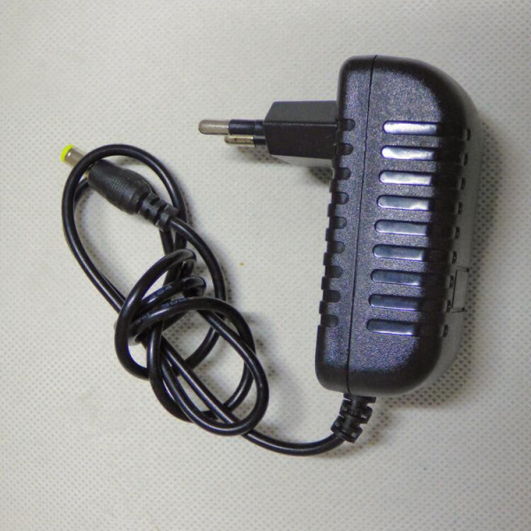 SCHROTT Блок живлення несправний 12V 0.5-1.0A SCHROTT Блок живлення несправний 12V 0.5-1.0A