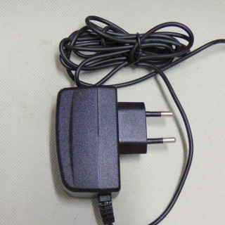 Блок живлення Deevan 9v 1a 9w  