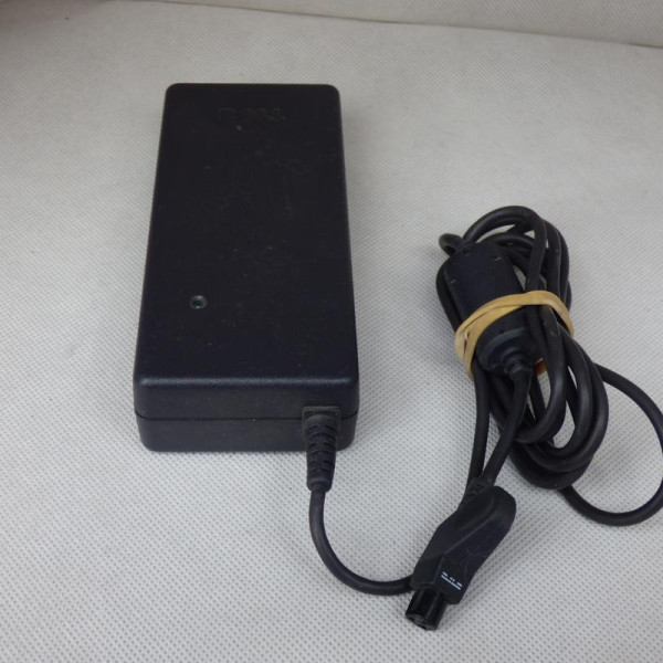 Блок живлення Dell 20v 3.5a 70w 3 pin Блок живлення Dell 20v 3.5a 70w 3 pin