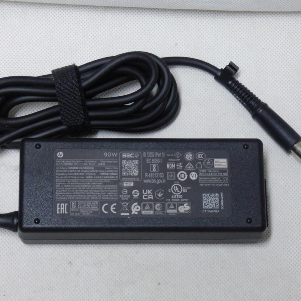 Блок живлення HP 19.5v 4.62a 90w 7.4/5.0 Блок живлення HP 19.5v 4.62a 90w 7.4/5.0