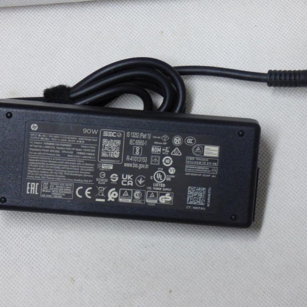 Блок живлення HP 19.5v 4.62a 90w 4.5/3.0 Блок живлення HP 19.5v 4.62a 90w 4.5/3.0