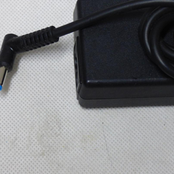 Блок живлення HP 19.5v 4.62a 90w 4.5/3.0 Блок живлення HP 19.5v 4.62a 90w 4.5/3.0